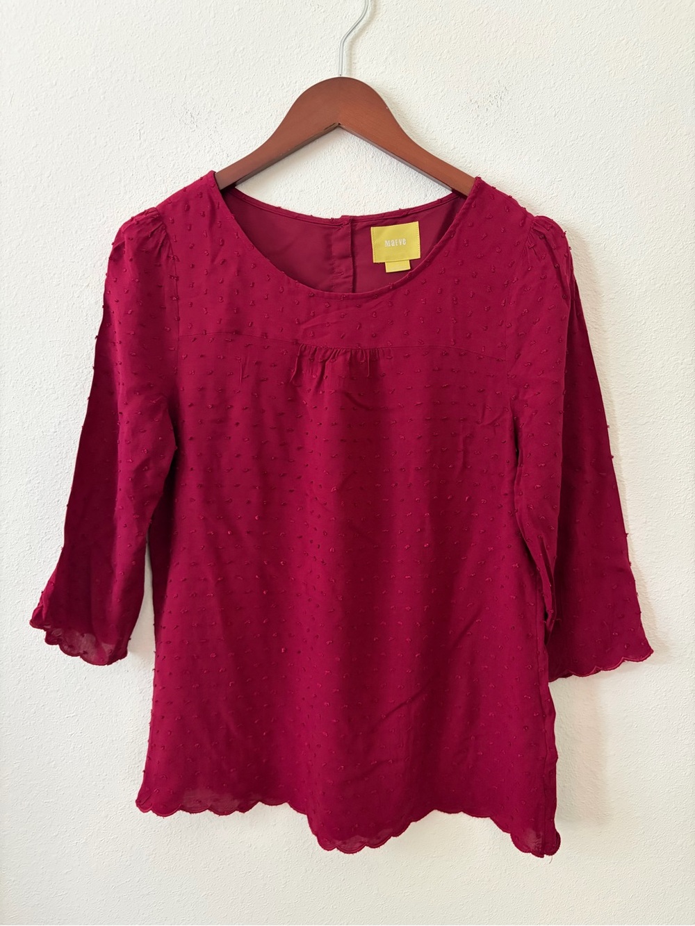 Maeve Anthropologie Swiss Dot Blouse Size Small Burgundy Scalloped Hem